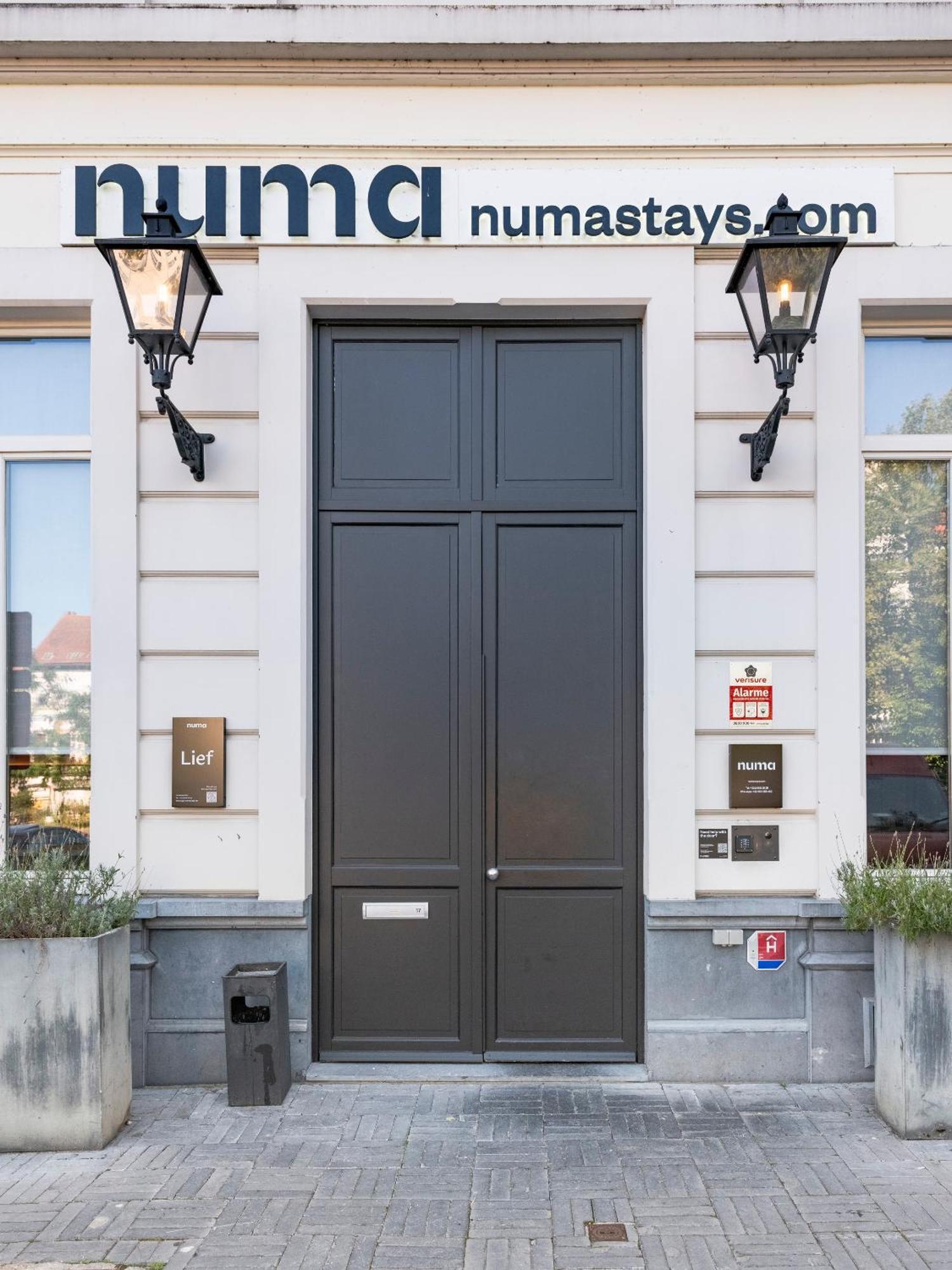 Numa Brussels Lief Aparthotel Exterior photo